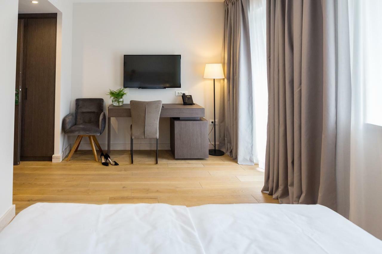 Hotel Florian&Godler คาร์โลวัตส์ ภายนอก รูปภาพ