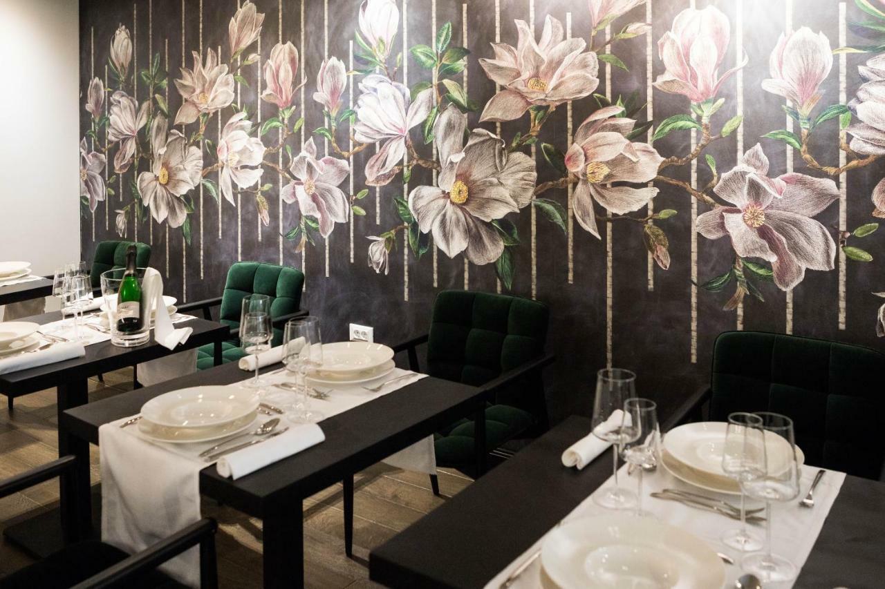 Hotel Florian&Godler คาร์โลวัตส์ ภายนอก รูปภาพ