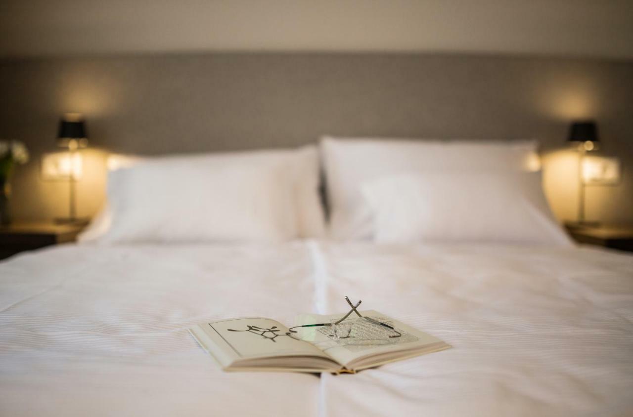 Hotel Florian&Godler คาร์โลวัตส์ ภายนอก รูปภาพ
