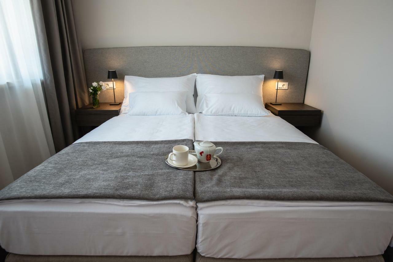 Hotel Florian&Godler คาร์โลวัตส์ ภายนอก รูปภาพ